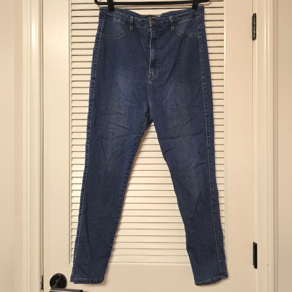 Fashion Nova - (Plus-Size) Dark Skinny Jeggings & Functional Back Pockets